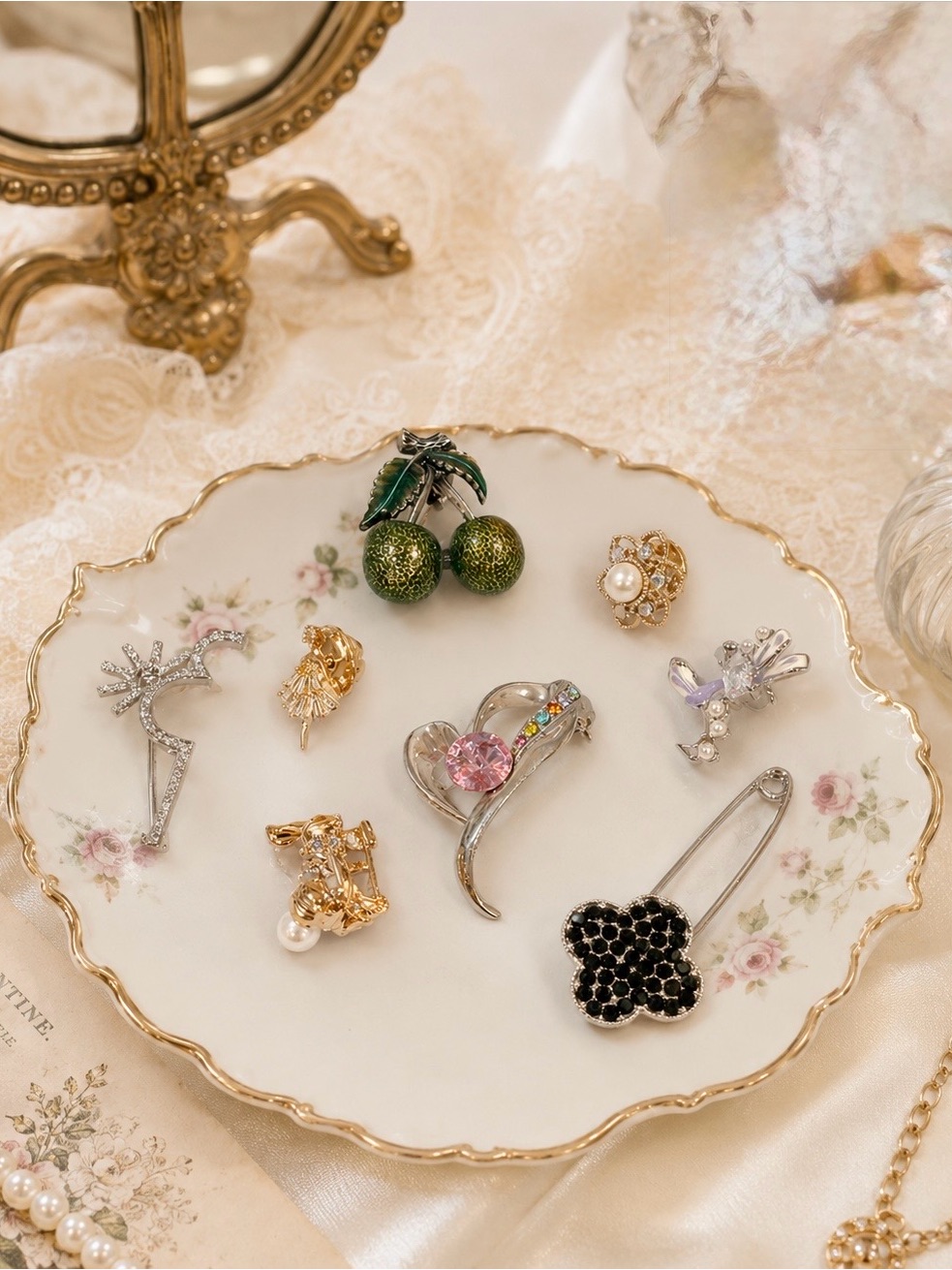 8 Piece Bundle Lot Brooch Pin Set Gold Silver Vintage Inspired Cute Decor